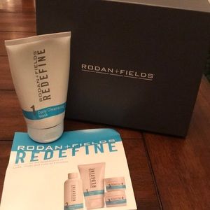 Rodan + Fields REDEFINE daily cleansing mask